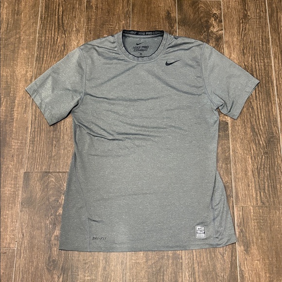Nike Pro Combat Heather Gray Tee - Picture 2 of 6